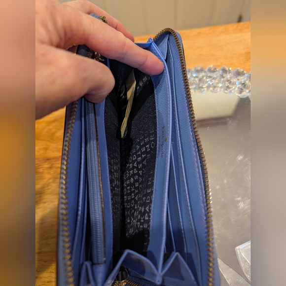 KATE SPADE Cedar Street Maise Seahorse Zip Around Wallet EUC - Picture 7 of 12